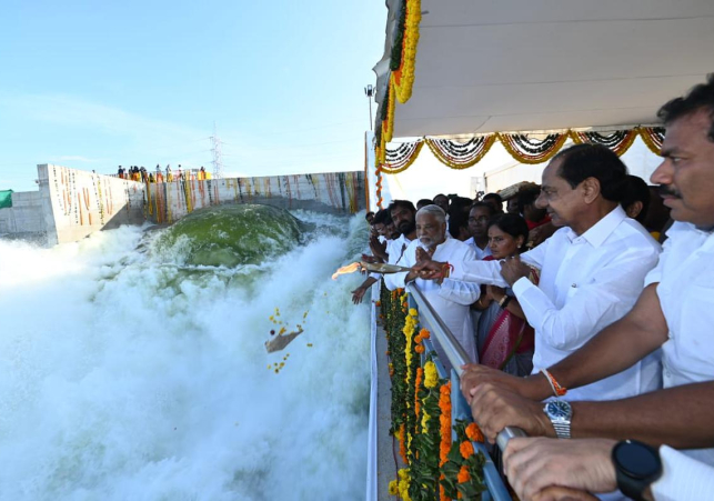పాలమూరు-రంగారెడ్డి ప్రాజెక్టును ప్రారంభించిన ముఖ్యమంత్రి కేసీఆర్‌