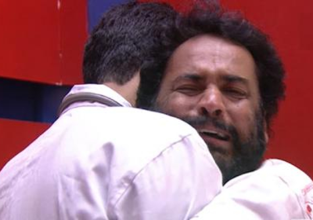 బిగ్‌బాస్‌ హౌస్‌ లోకి శివాజీ కొడుకు- ఏడ్చేసిన శివాజి