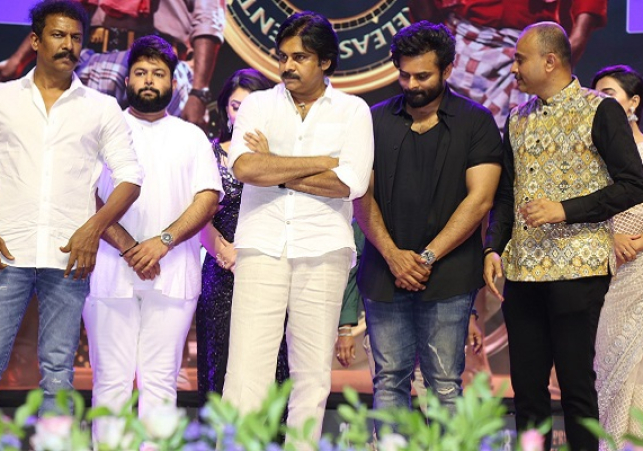 ఎన్టీఆర్, రాంచరణ్ లా డ్యాన్స్ చేయలేకపోవచ్చు..కానీ- పవన్‌ కల్యాణ్‌