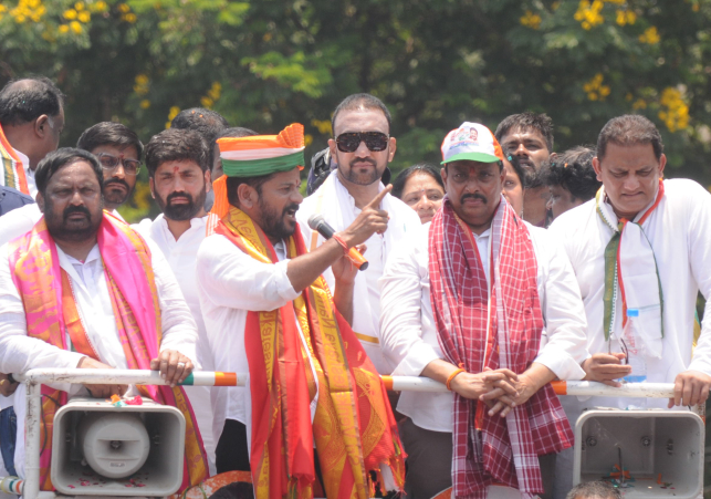 కాళేశ్వరం ప్రాజెక్టు దగ్గరకు రావాలని కేసీఆర్‌కు సీఎం రేవంత్‌రెడ్డి సవాల్‌