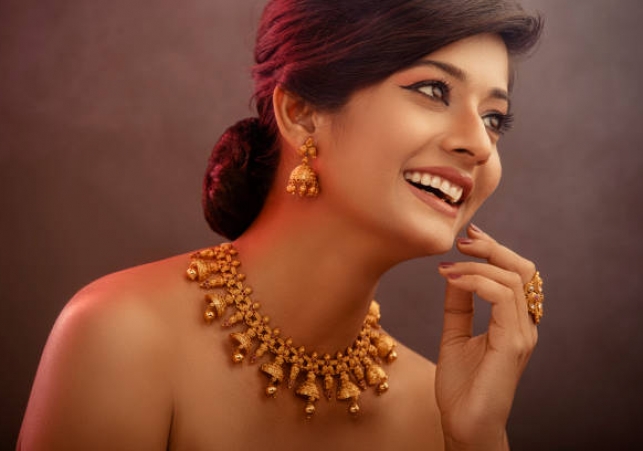 భారీగా తగ్గిన బంగారం ధర - 3నెలల్లో 2650 పతనం 