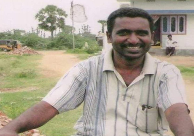 ప్రభుత్వ టీచర్‌ ను అతిదారుణంగా హతమార్చిన దుండగులు