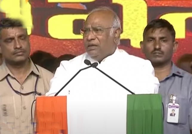 బీఆర్ఎస్, బీజేపీ ఒక్కటే  - చేవెళ్ల సభల్లో మల్లికార్జున ఖర్గే