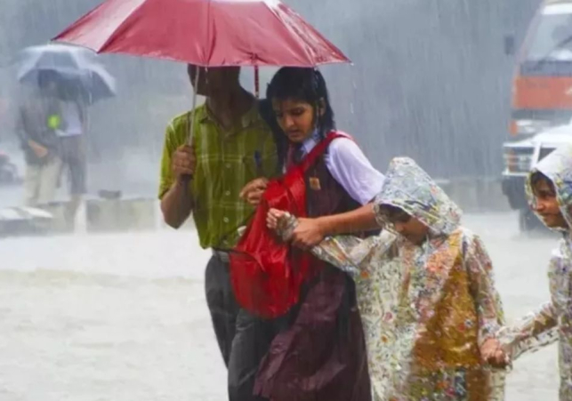 తెలంగాణకు భారీ వర్ష సూచన-9 జిల్లాలకు రెడ్ అలర్ట్