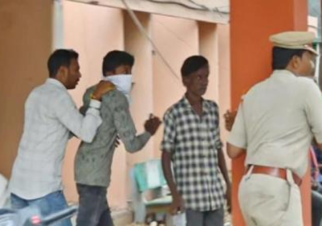 సీఎం జగన్ పై రాయి విసిరిని కేసులో నిందితుడు సతీష్ కు 14 రోజుల రిమాండ్