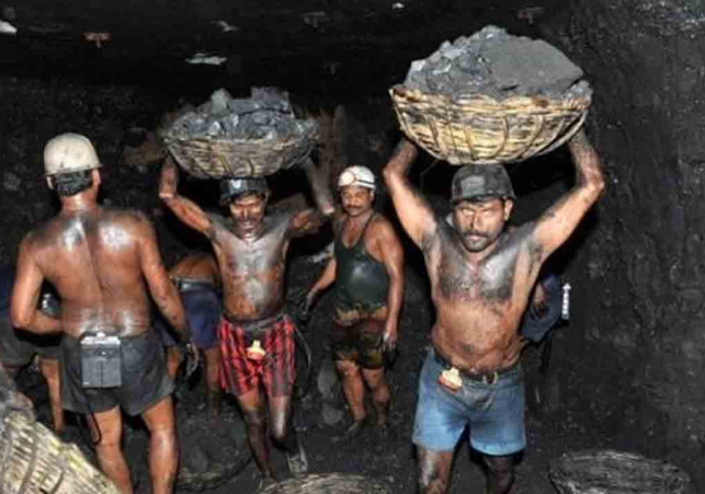 ఒక్కో కార్మికుడికి 1.53లక్షలు - సింగరేణి కార్మికులకు దసరా బొనాంజా