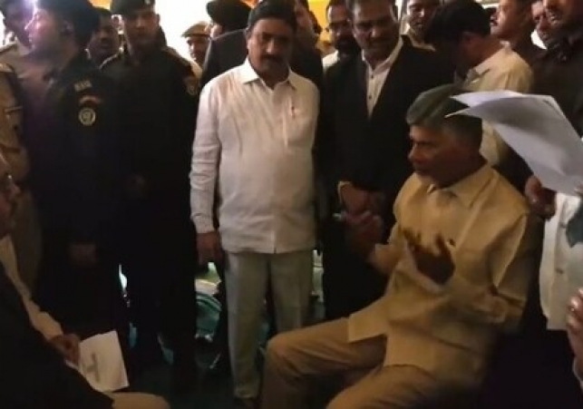 చంద్రబాబును అదుపులోకి తీసుకున్న పోలీసులు..