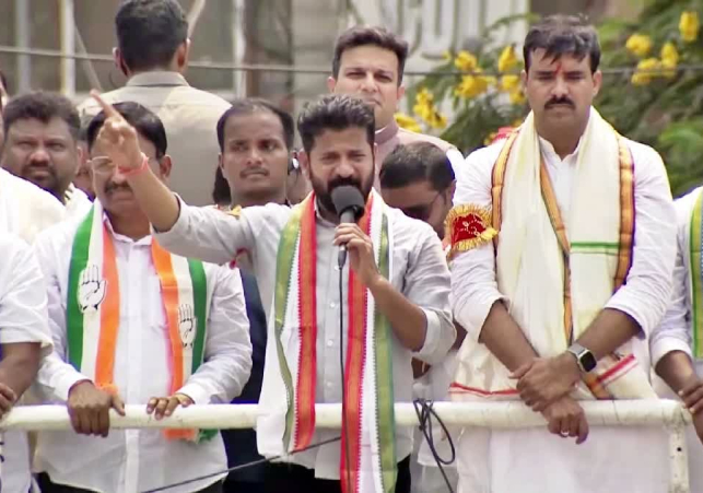 మా ఎమ్మెల్యేలను టచ్‌ చేస్తే మాడి మసైపోతావ్ - కేసీఆర్‌పై సీఎం రేవంత్‌ ఫైర్‌