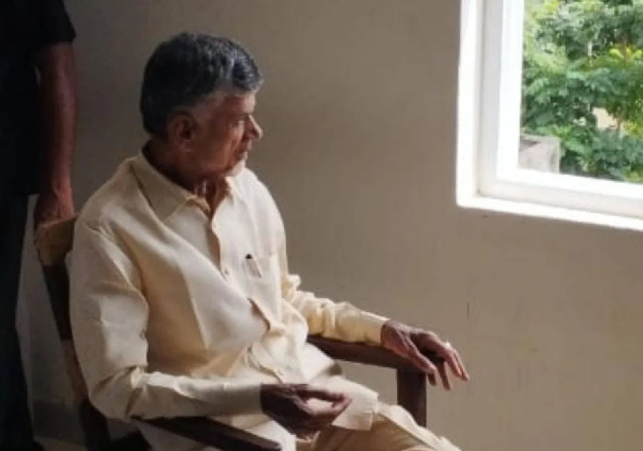 తనను మానసిక క్షోభకు గురిచేస్తున్నారన్న చంద్రబాబు