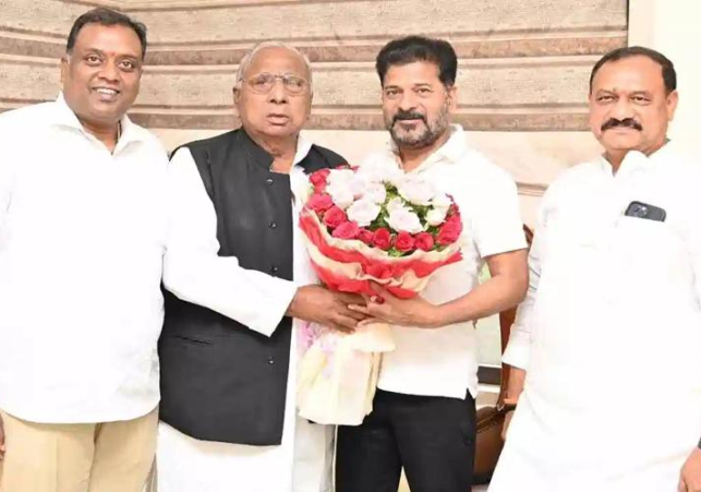 సీఎం రేవంత్ తో బేటీ తరువాత అలక వీడిన వీహెచ్..