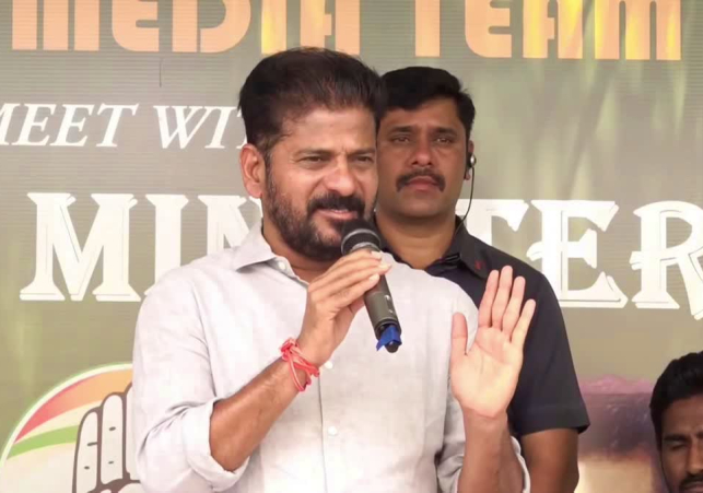 బీజేపీని ప్రశ్నించినందుకే నాకు నోటీసులు- సీఎం రేవంత్ రెడ్డి